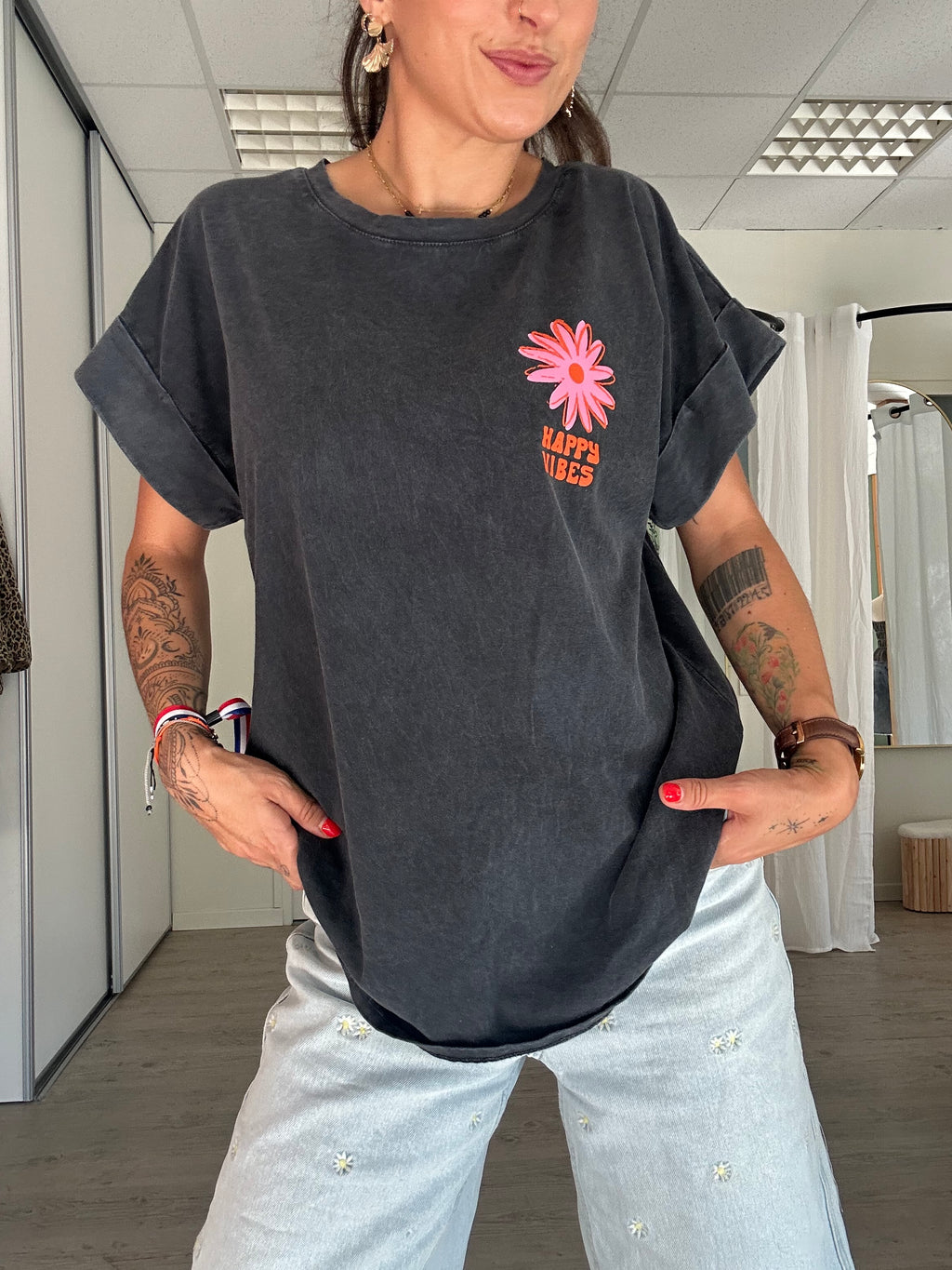 Happy Vibes - T-Shirt