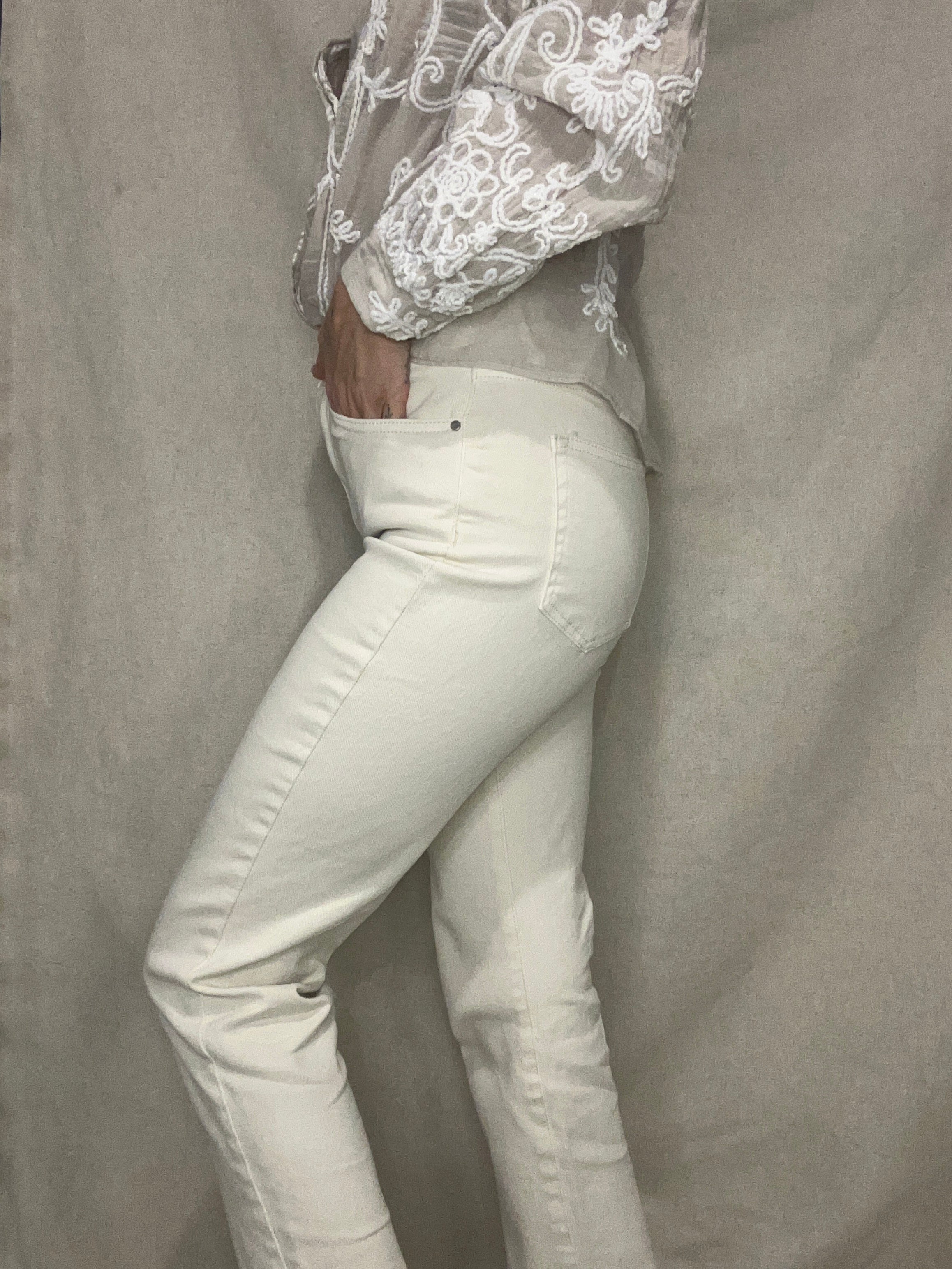 Leon - Jean Mom Fit