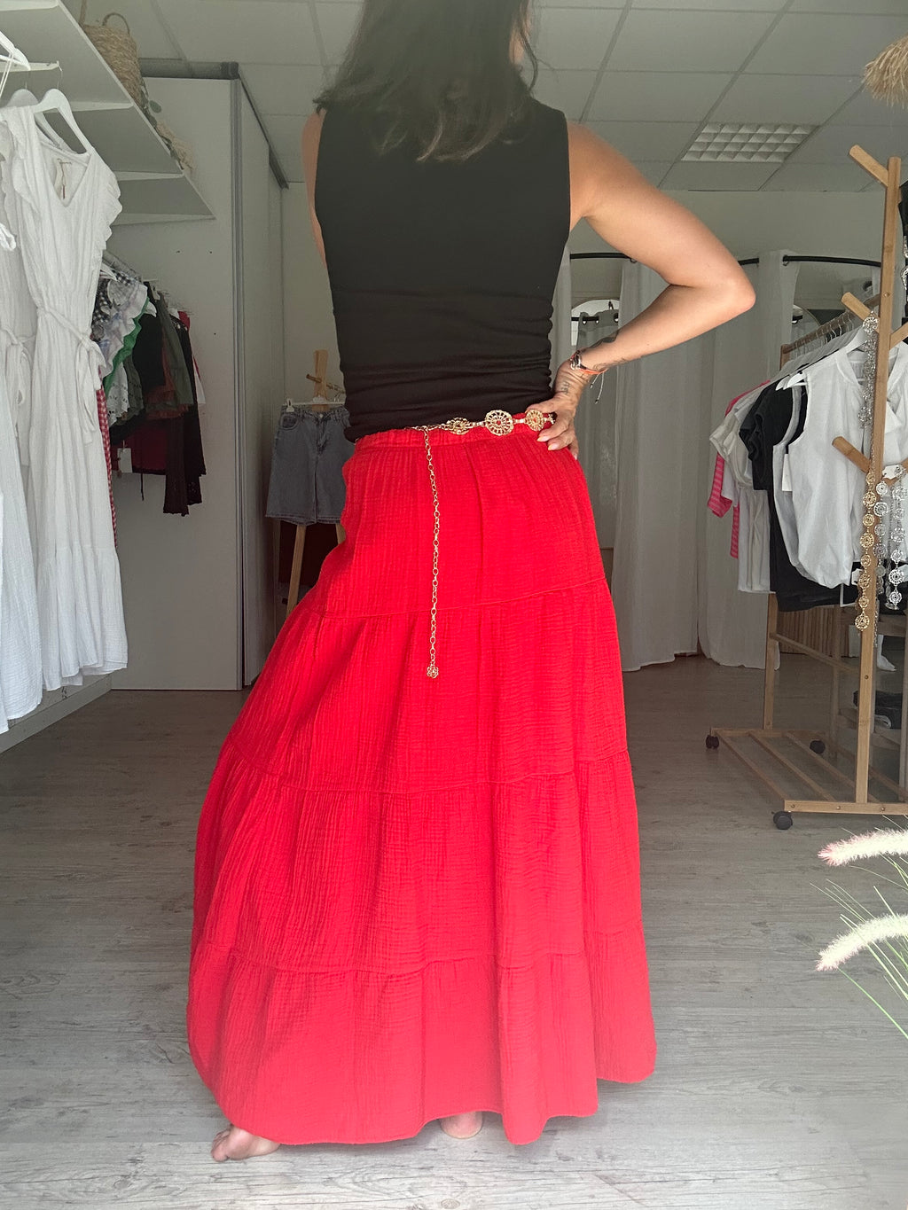 Elodie-Jupe longue rouge en coton semi transparente