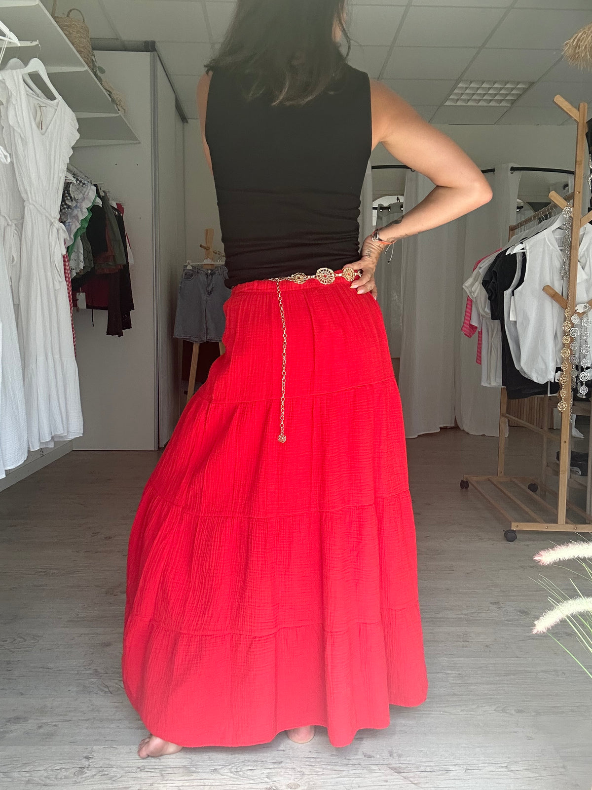 Elodie-Jupe longue rouge en coton semi transparente