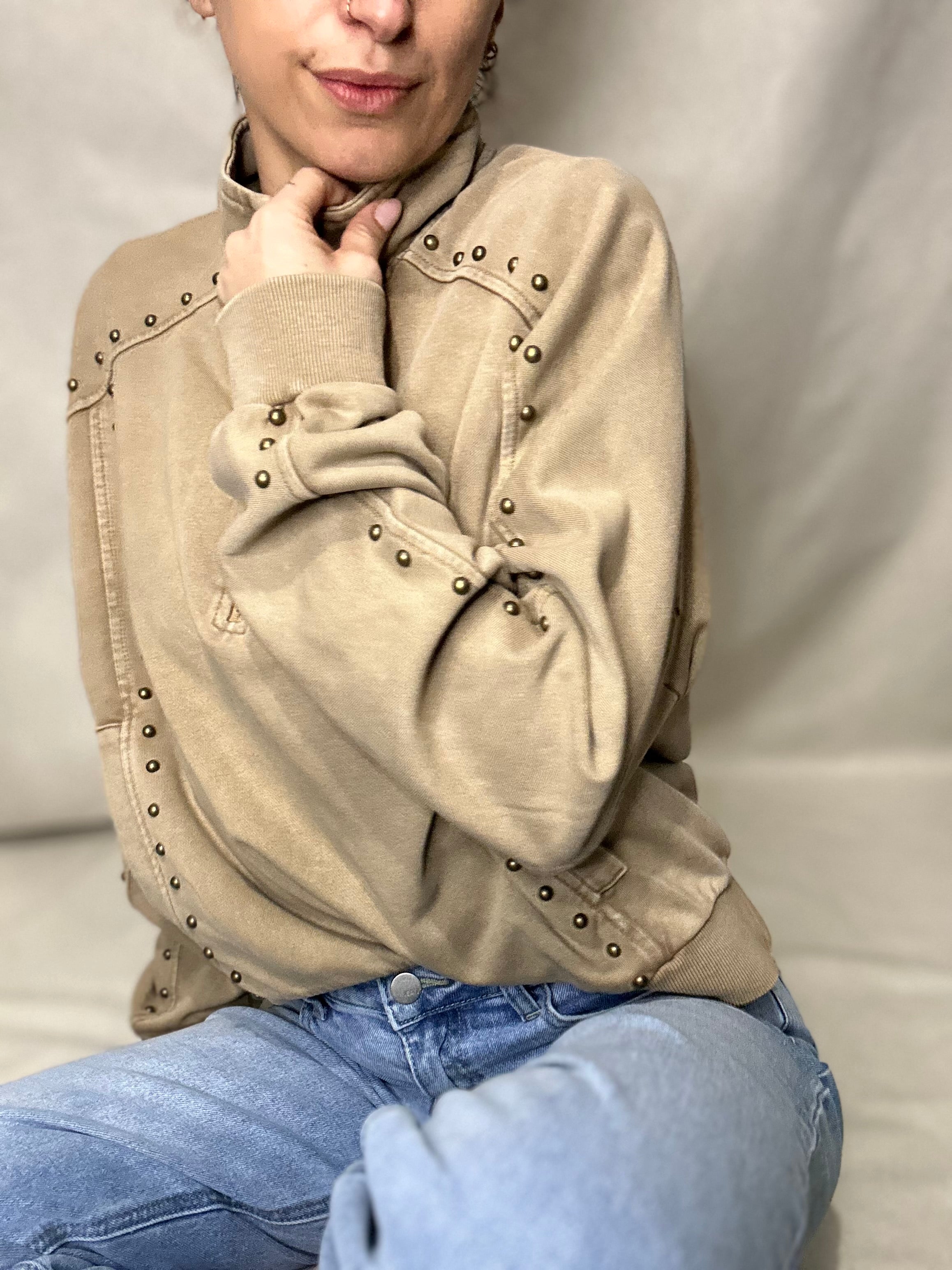 Eden-Sweat clouté col montant