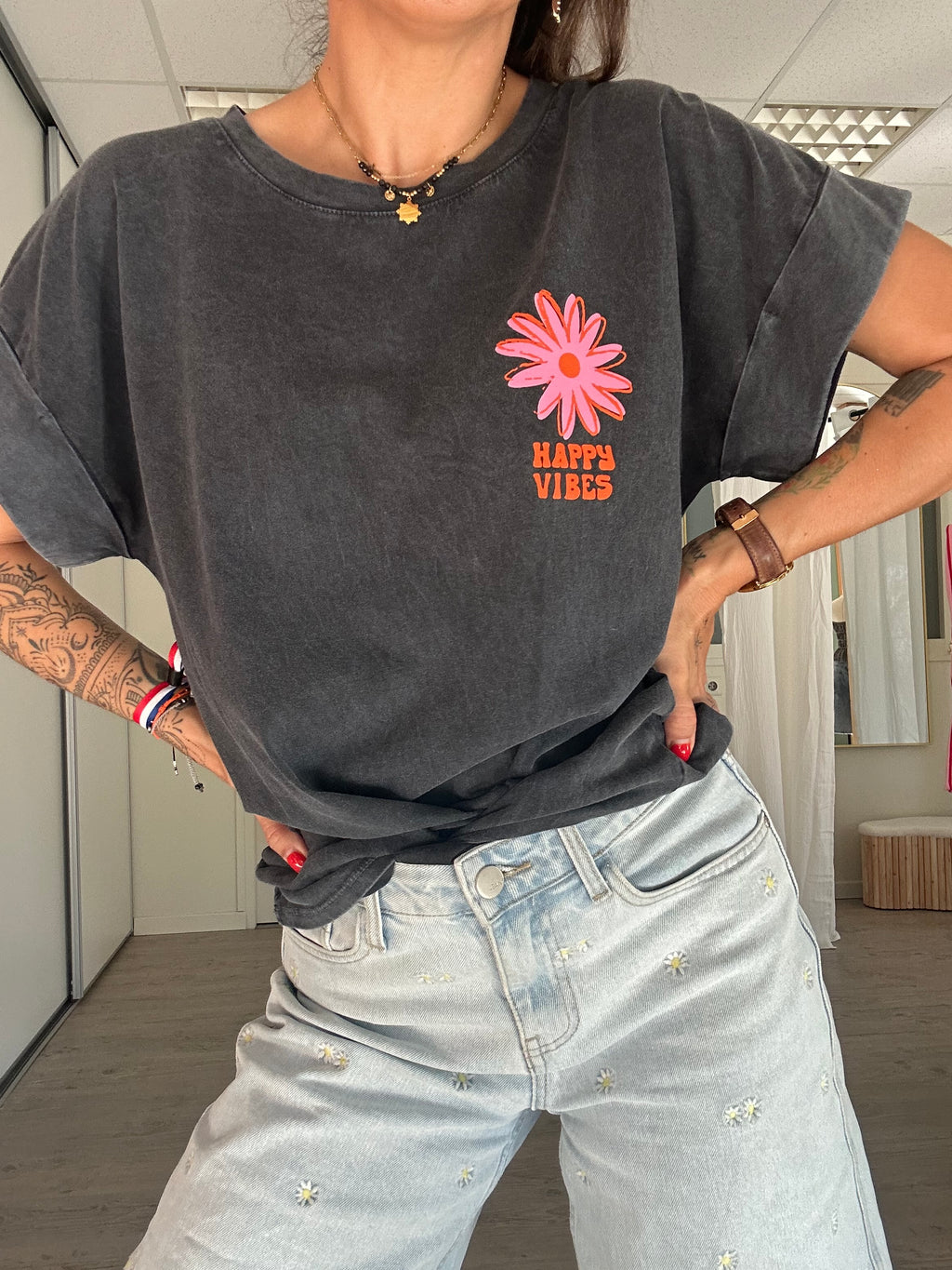 Happy Vibes - T-Shirt