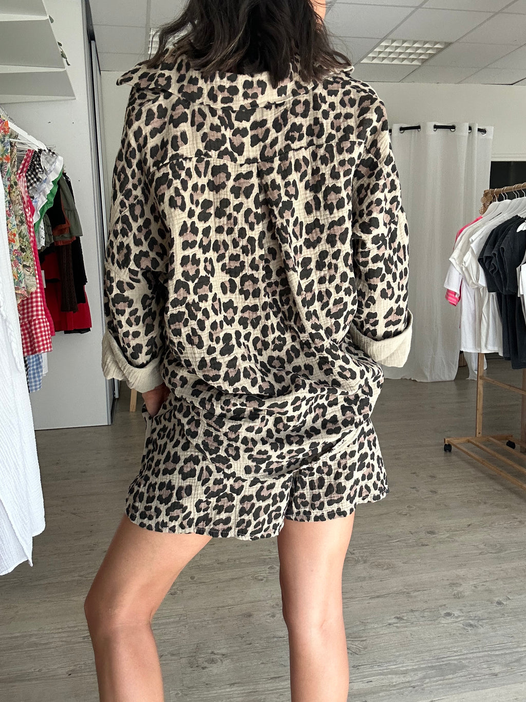 Andréa – Ensemble chemise + short léopard