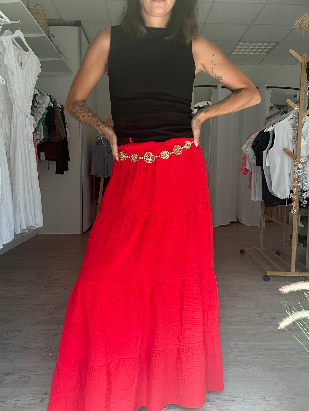 Elodie-Jupe longue rouge en coton semi transparente