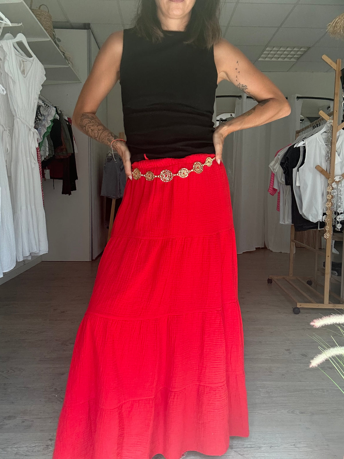 Elodie-Jupe longue rouge en coton semi transparente